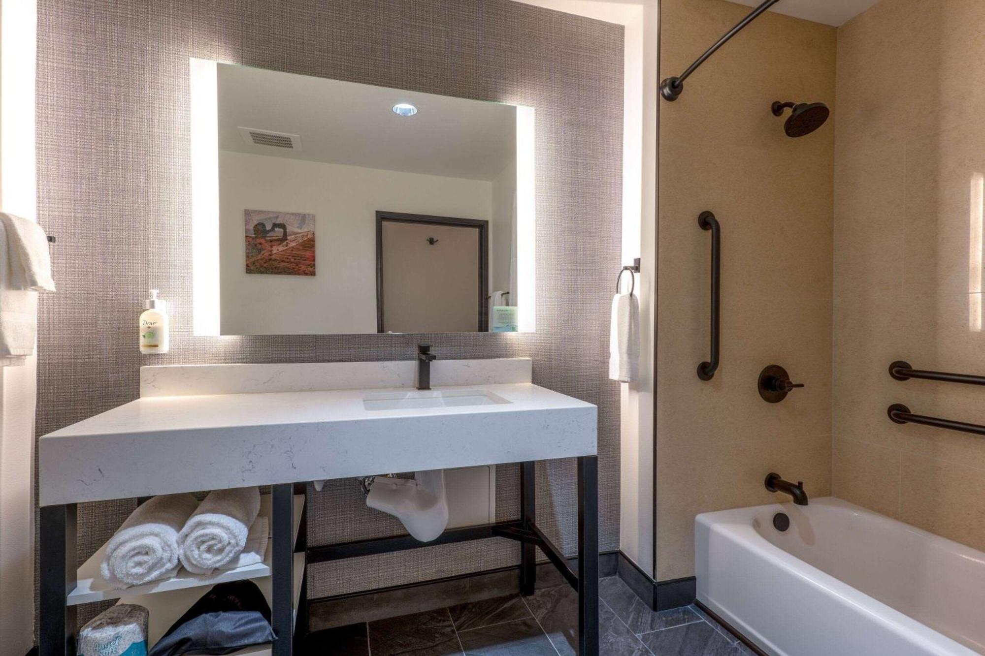 La Quinta Inn & Suites By Wyndham Yucaipa Εξωτερικό φωτογραφία